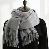 Farbe: Grau