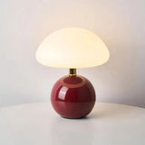 Farbe: Weinrot