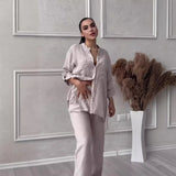 Farbe: Grau