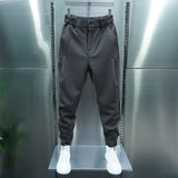 Farbe: Grau