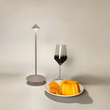 Farbe: Grau