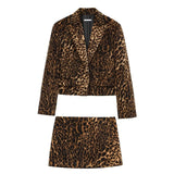 Farbe: Braun mit Leopardenmuster