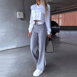 Farbe: Grau