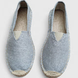 Farbe: Grau