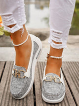 Farbe: Grau