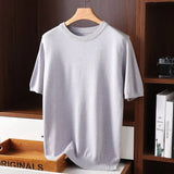 Farbe: Grau